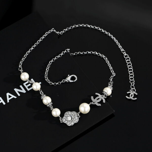 CHANEL-Pearl Clavicle Chain #2351