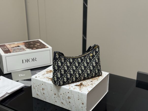 DIOR-MISS HOBO #2129