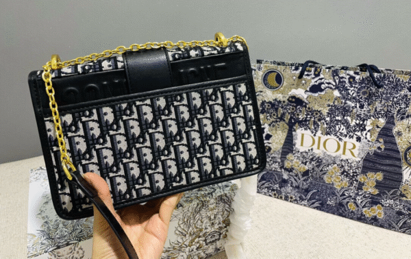 DIOR-Montaigne Chain Style#2132