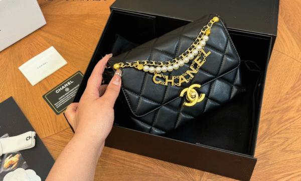 CHANEL-Chain Bag#2140