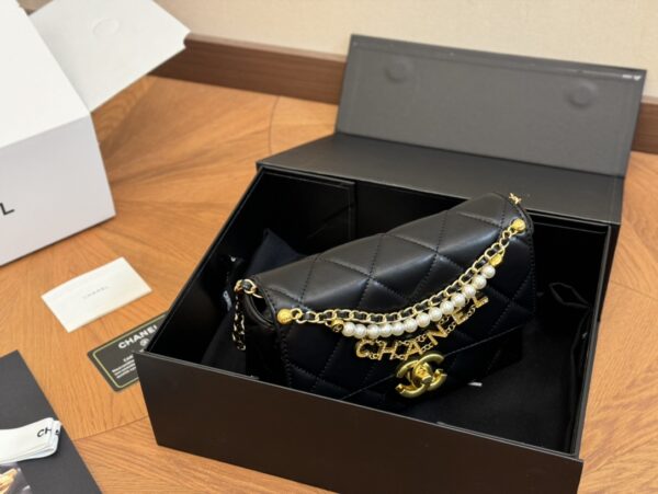 CHANEL-Chain Bag#2140