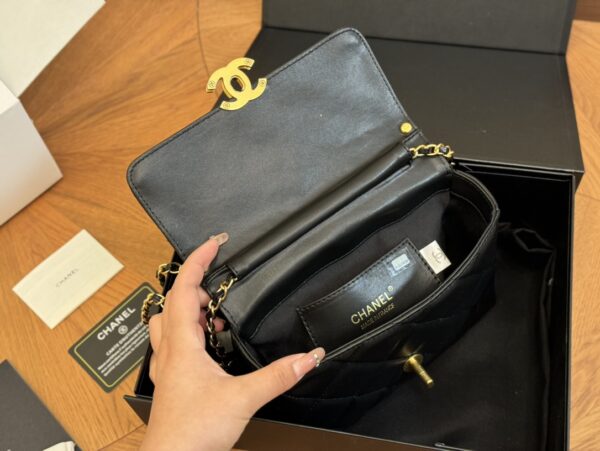 CHANEL-Chain Bag#2140