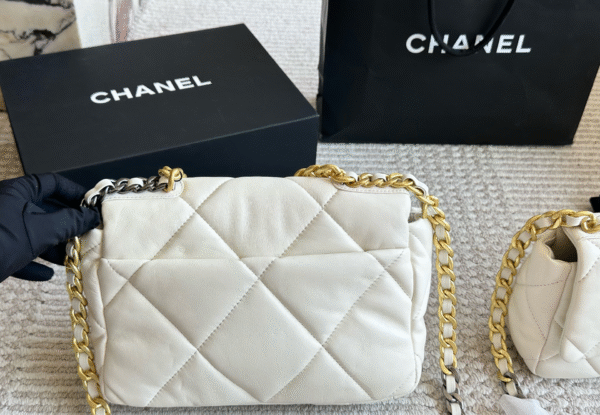 CHANEL-19BAG#2168
