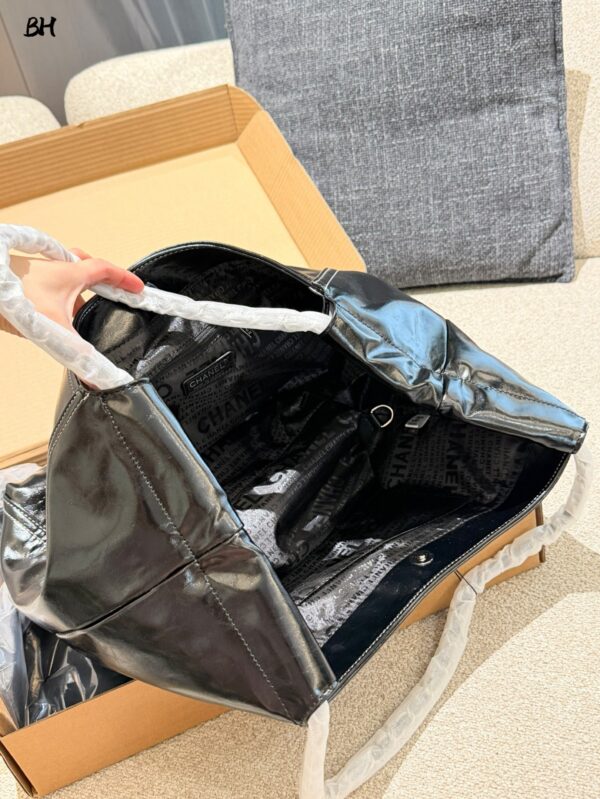 CHANEL-black leather tote bag#2205