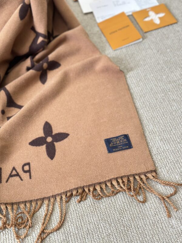 LV-brown reversible scarf#2207