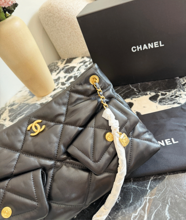 CHANEL-BOW #2210