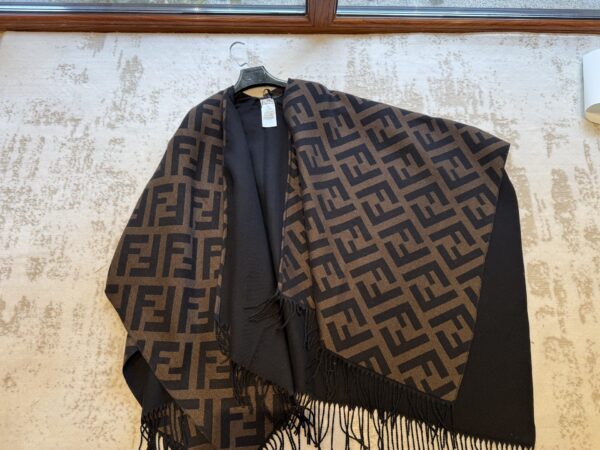 Fendi Cape#2219