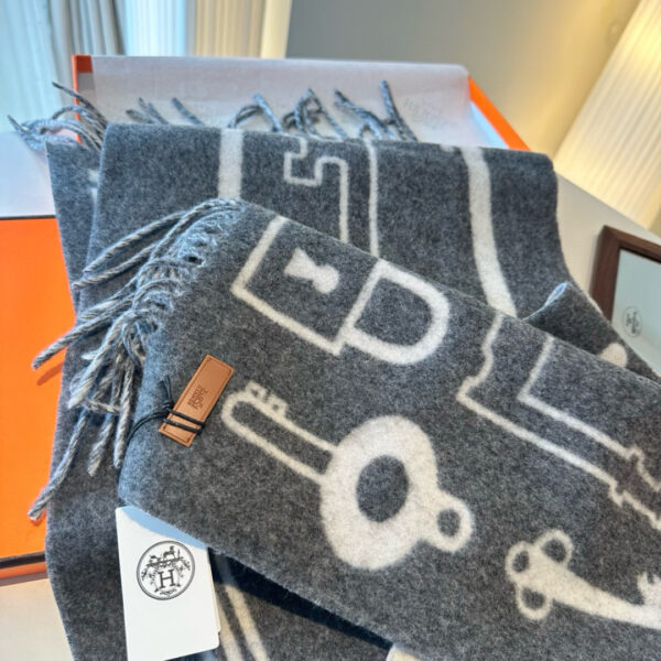 Hermes -Key Pattern Reversible Scarf #2290